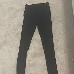 Women’s black skinny jeans